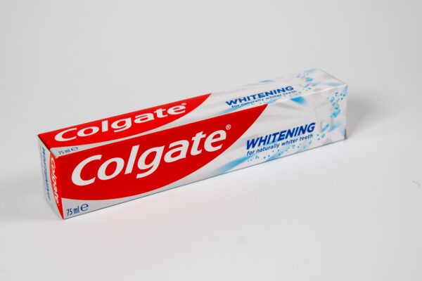 Dantų pasta "Colgate Cavity protection Whitening", 75 ml